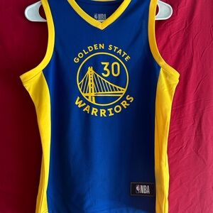 NBA Warriors Official Jersey number 30 Curry Youth Large (Women’s Small-Medium)